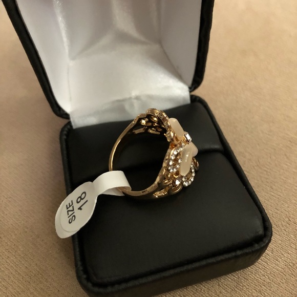 🛑2 for $20 🆕Flower Ring - Picture 2 of 7